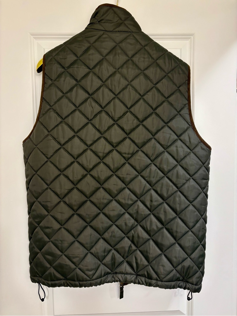 Sharp Quilted Vest – Performance Meets Style 🏔️ - Picture 5 of 5